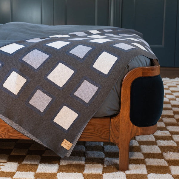 Bowery - Knitted throw blanket