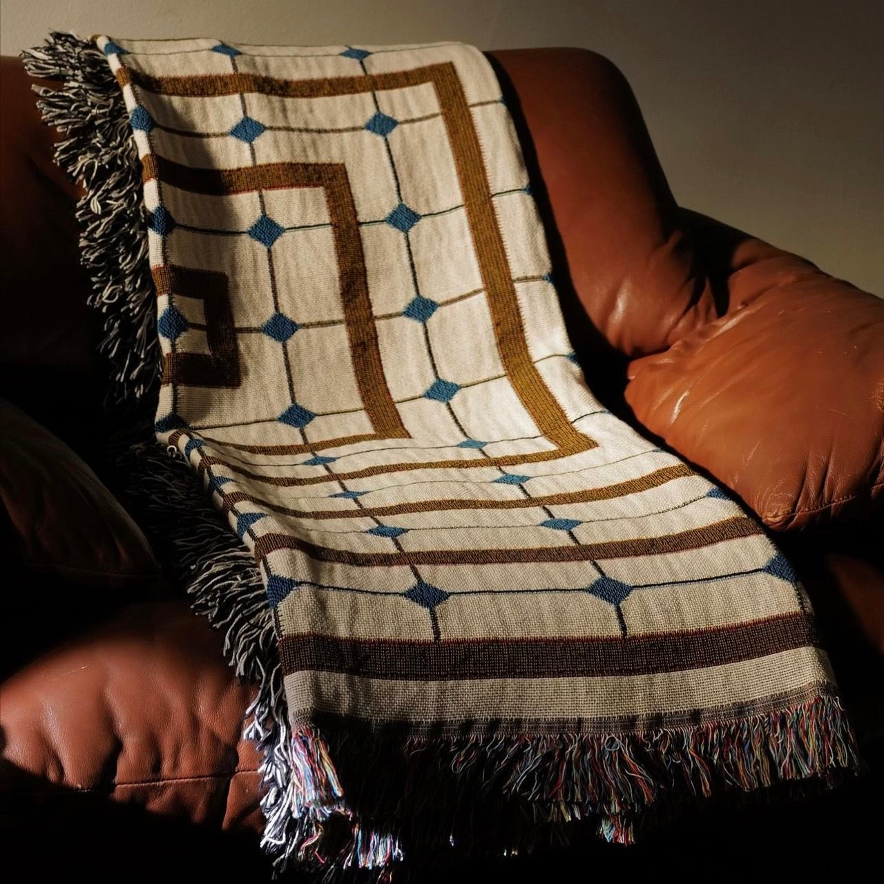 Bien Mal Lisboa Throw Blanket